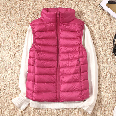 Amira™ | Chaleco ligero de plumas con diseño plisado